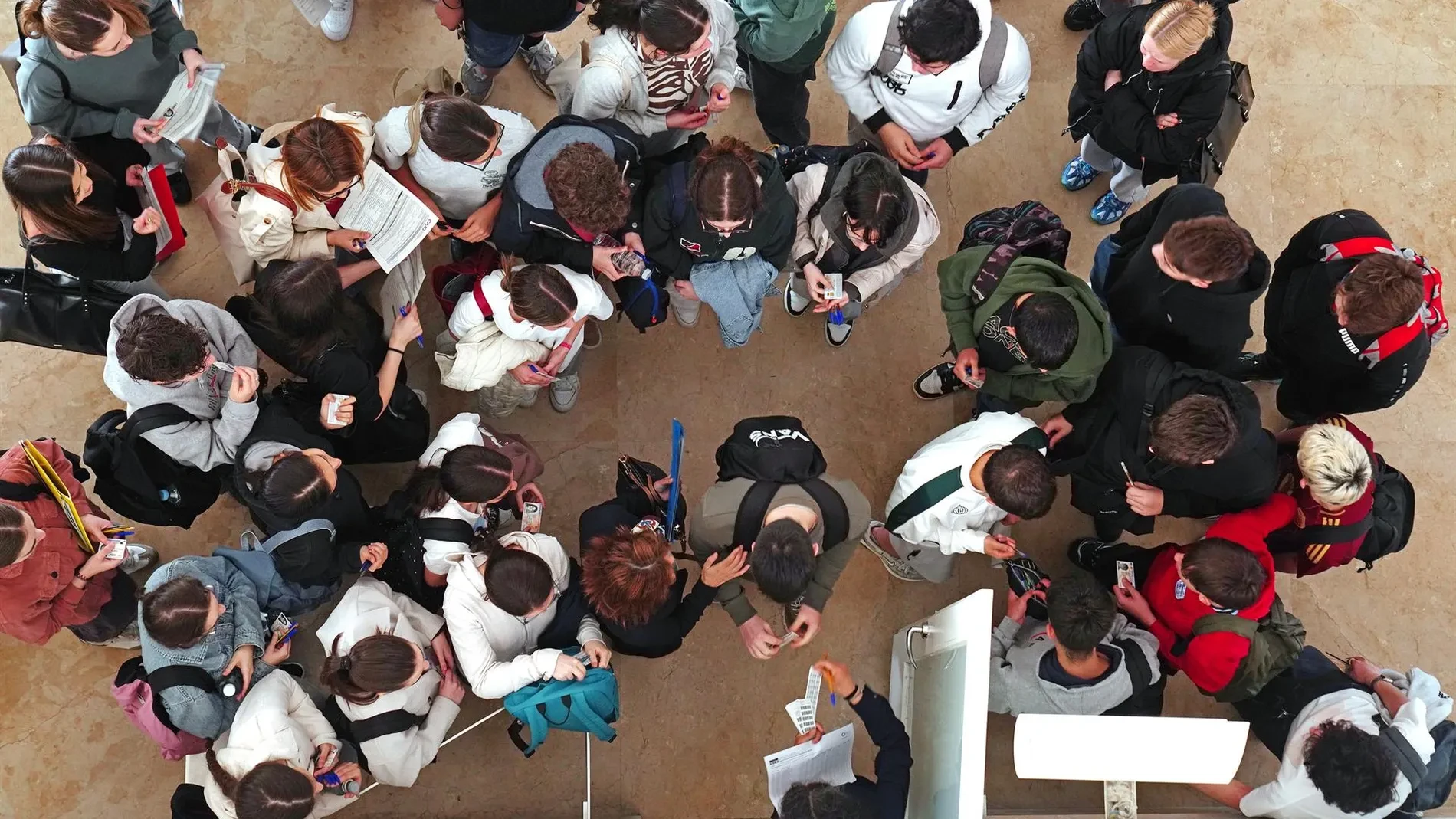 Semana frenética para miles de estudiantes que buscan acceso a la Universidad