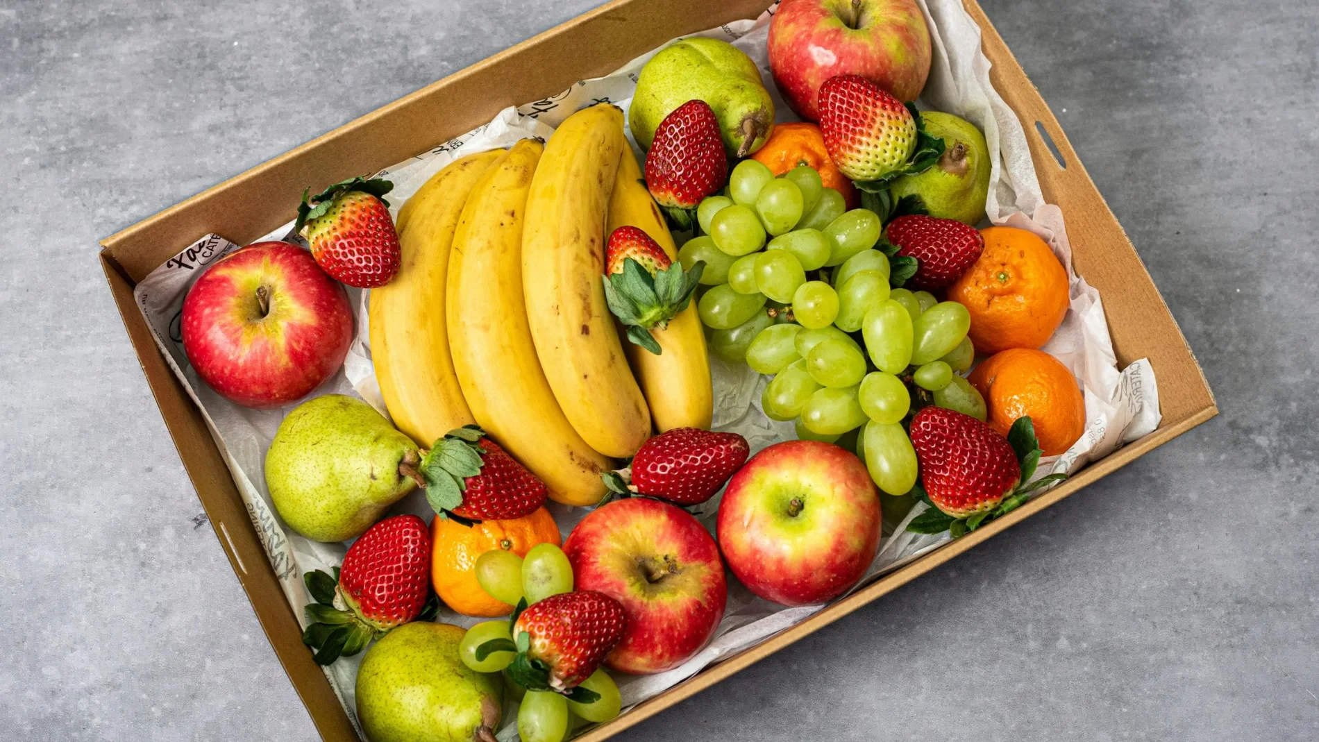 Ni kiwi ni remolacha: la fruta que solo comen a diario las personas más listas para proteger su corazón y vivir más años