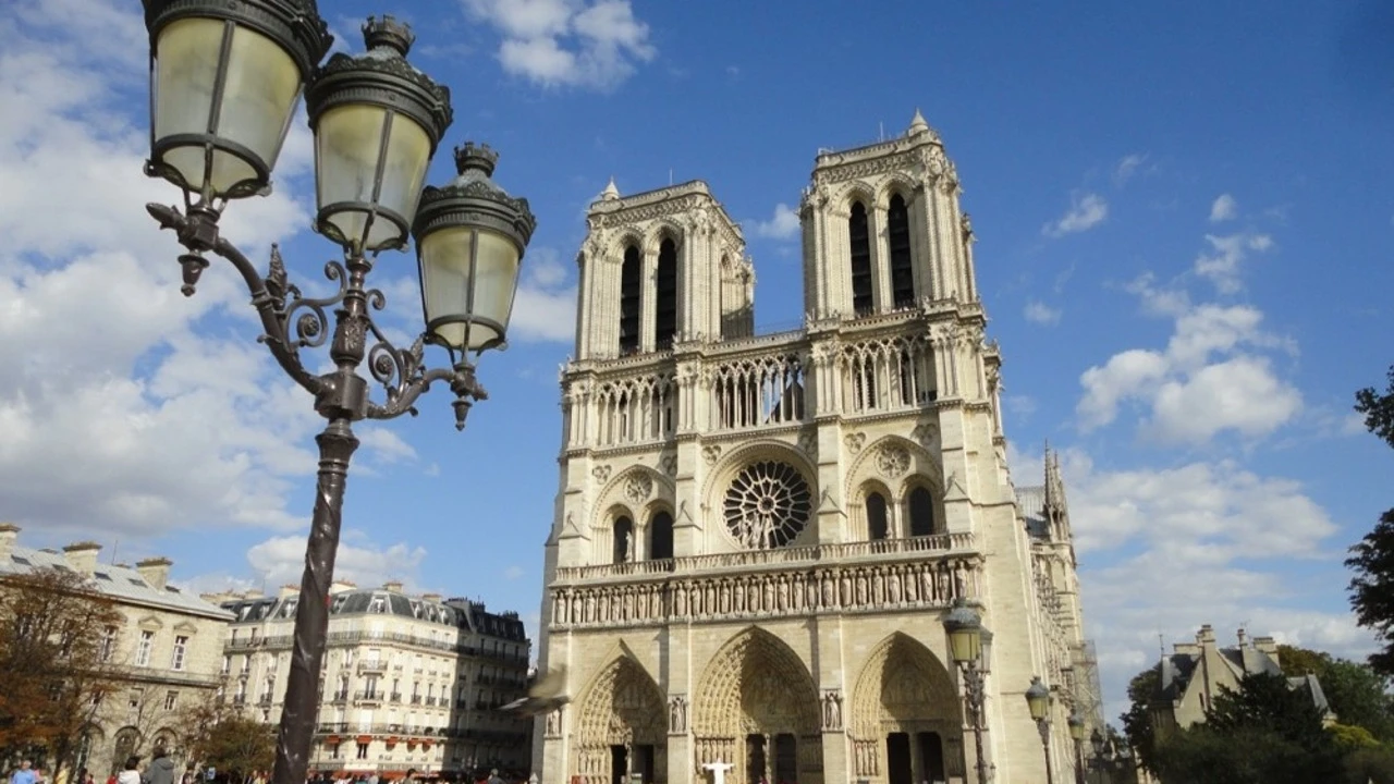 Notre Dame reabre sus torres con un nuevo circuito turístico seis años después del devastador incendio
