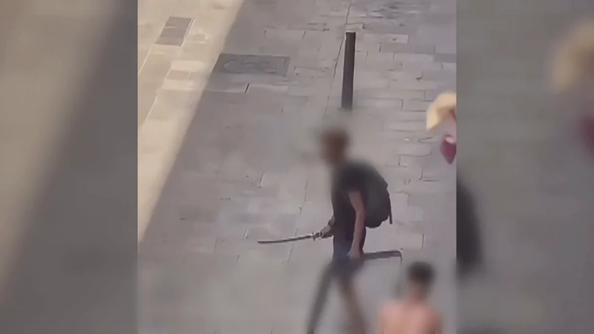 Peleas, droga y robos, los vecinos del Raval denuncian la inseguridad en el barrio