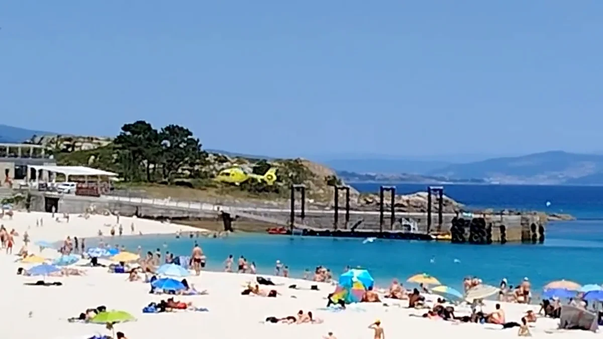 Doble evacuación de emergencia en las Islas Cíes: una niña con convulsiones y un hombre con problemas de corazón