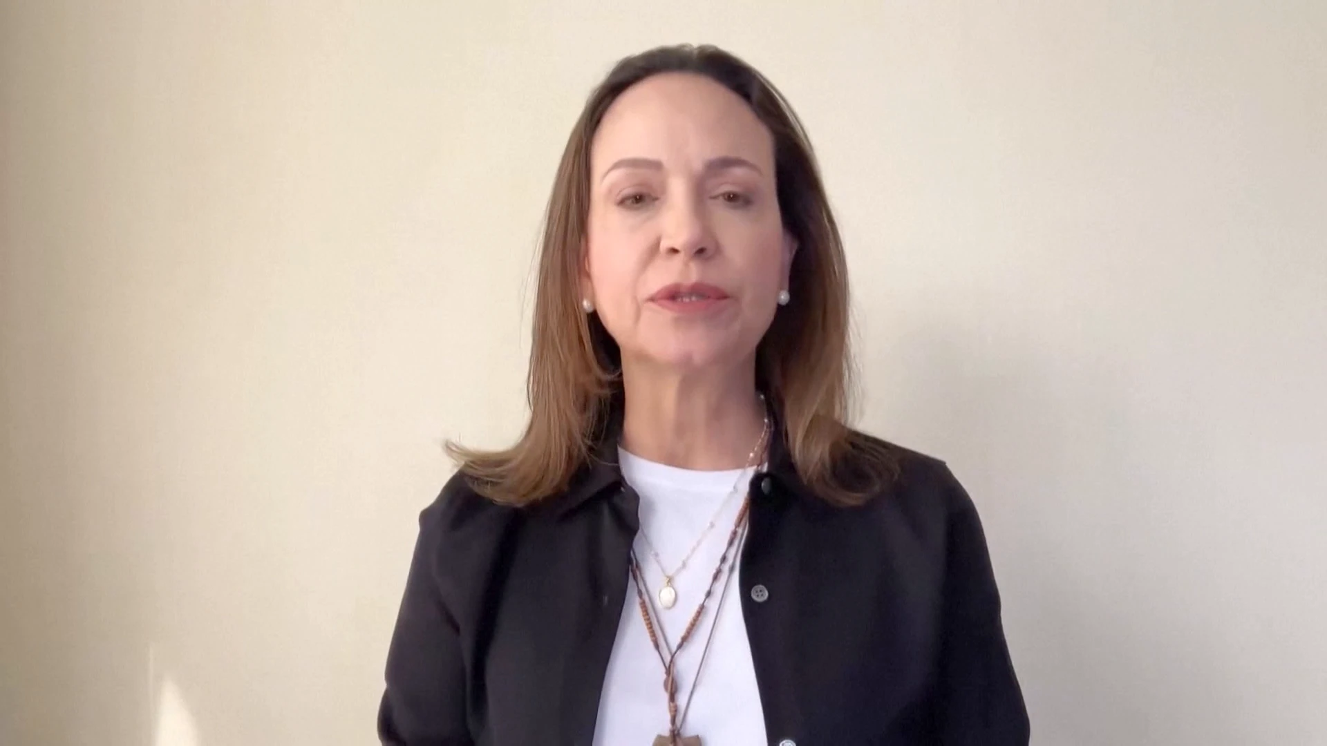 María Corina Machado denuncia que el cierre del espacio aéreo impide su vuelta a Venezuela