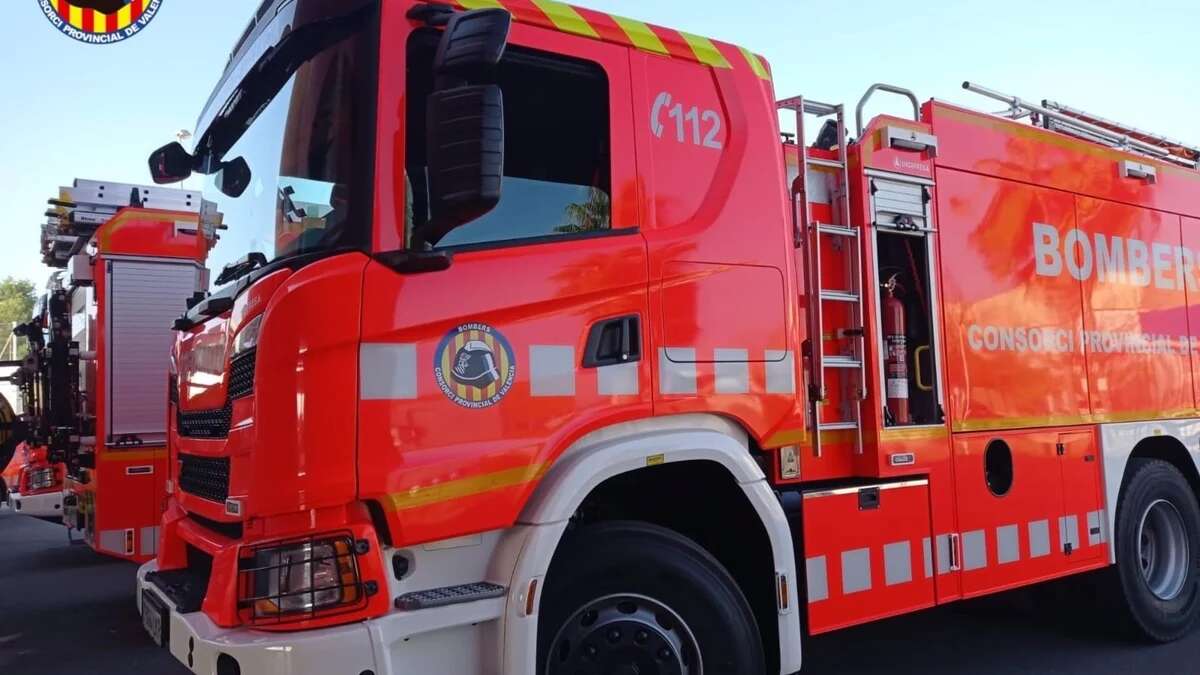 Herido un policía local tras hundirse parte de la primera planta de un edificio en Algemesí, Valencia