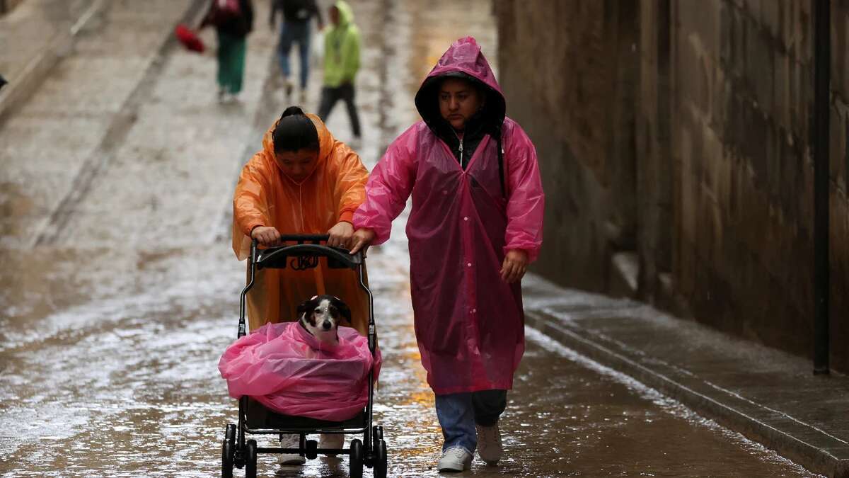 Un mes bajo la lluvia: así afecta el mal tiempo al estado de ánimo de los españoles