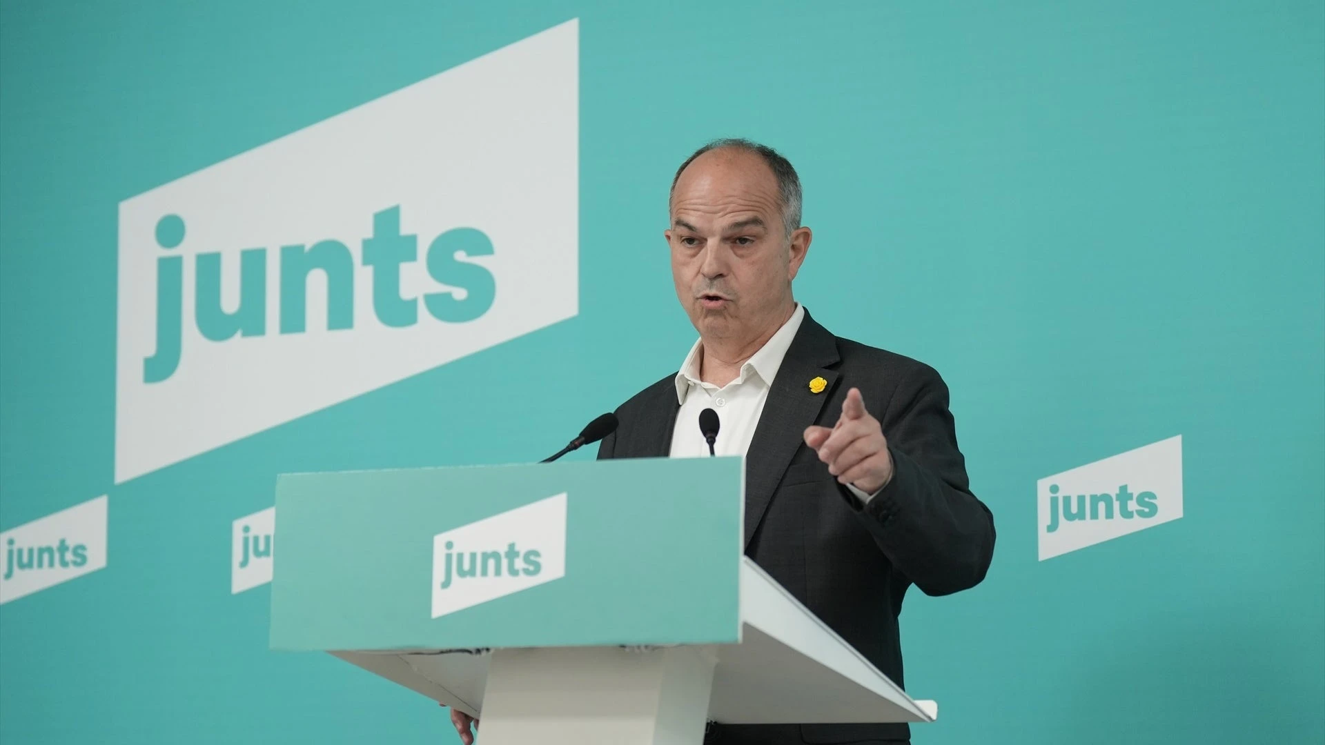 Junts reta a Feijóo a negociar con Puigdemont en Waterloo si quiere su apoyo a una moción de censura