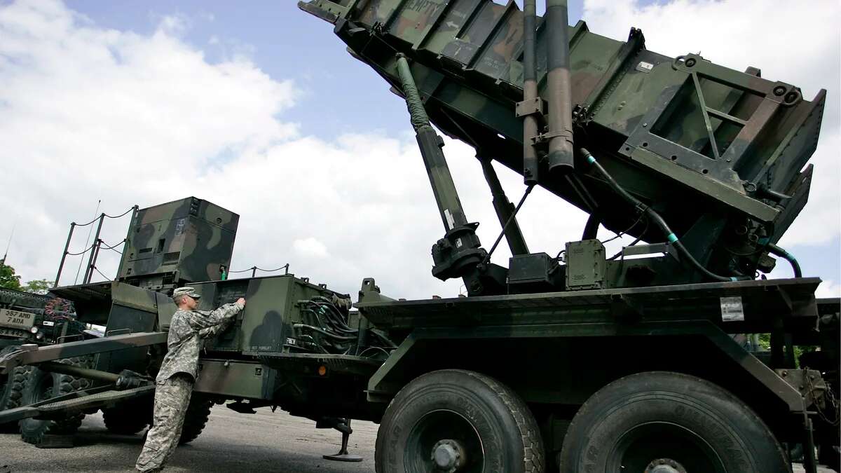 Qué pasaría si bombardean España: los sistemas de defensa antiaéreos, su alcance y otras opciones para salvarnos