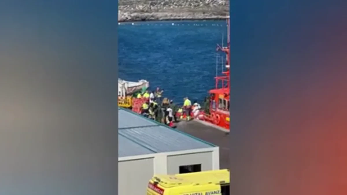 Llega un cayuco con 71 hombres a bordo a El Hierro en plena alerta meteorológica