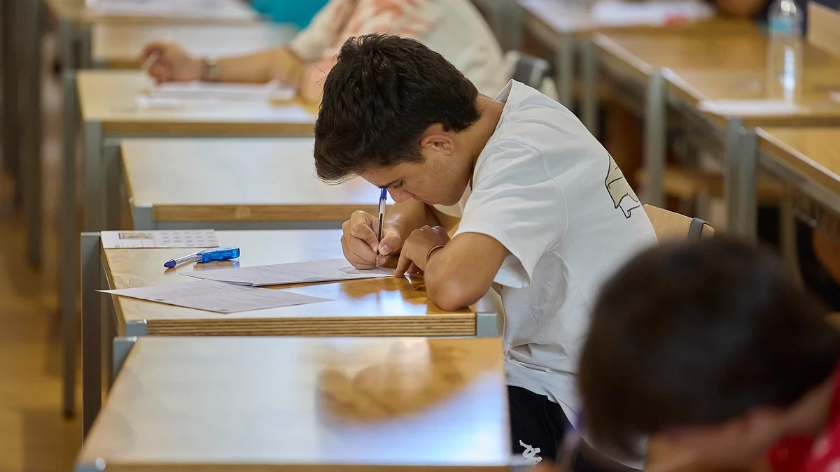 Becas y ayudas al estudio para el curso 2025 - 2026: cuantías, requisitos y cómo solicitarlas