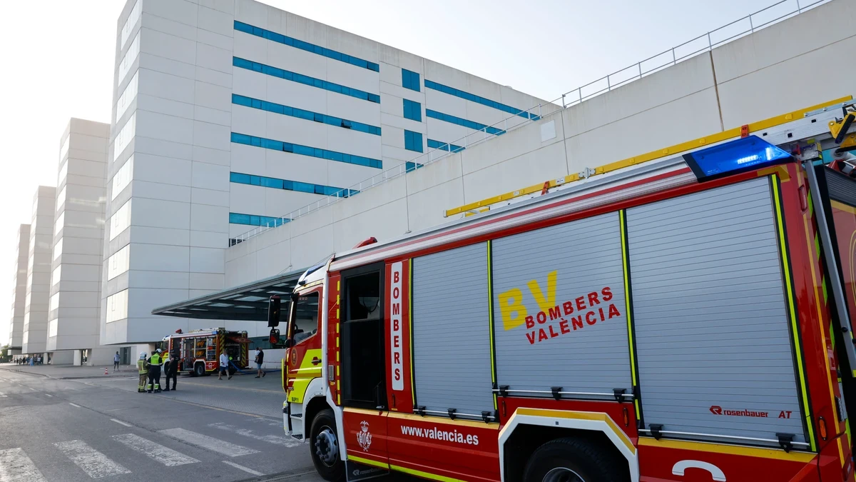 Un interno de psiquiatría, detenido por homicidio tras causar el incendio del hospital de Valencia en el que ha muerto una mujer