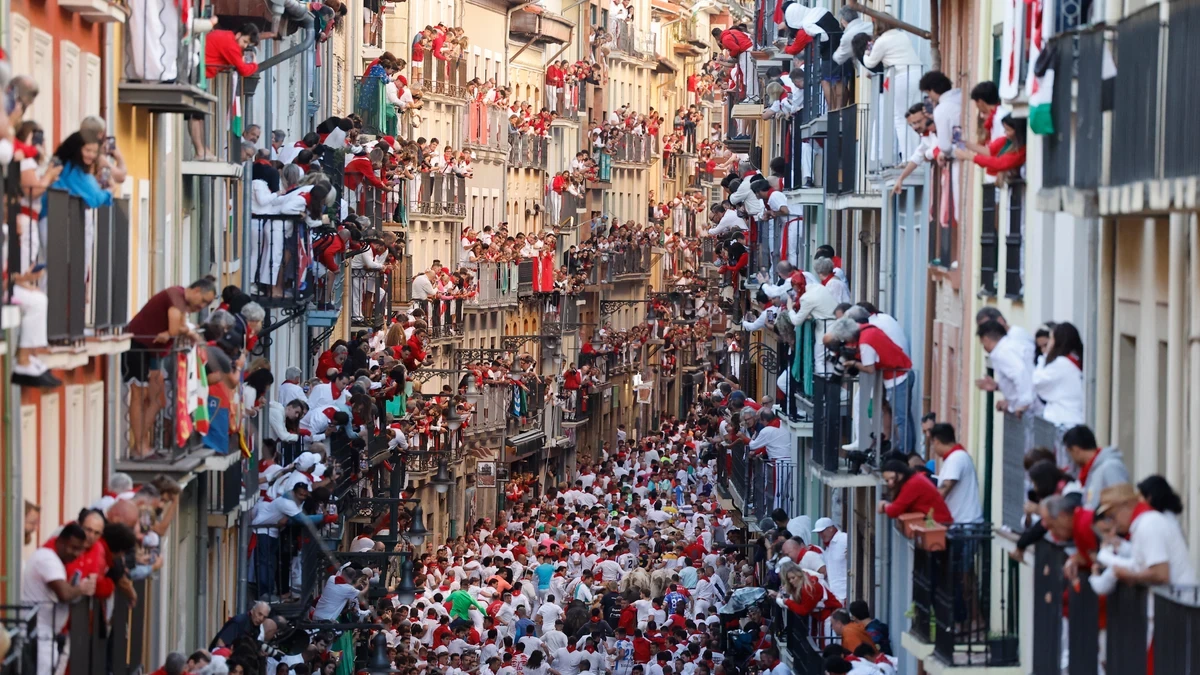 Pamplona se prepara para arrancar mañana nueve días de locura sanferminera