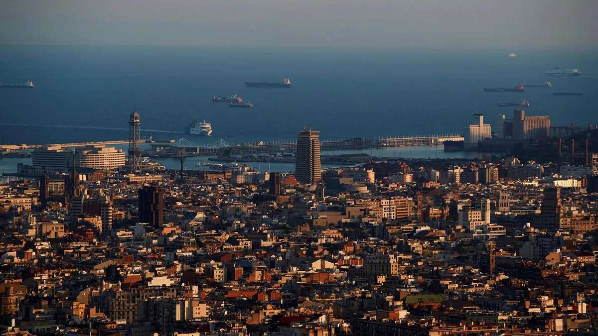 El Ayuntamiento de Barcelona incrementa la tasa turística: esto es lo que te costará según el hotel en el que te alojes