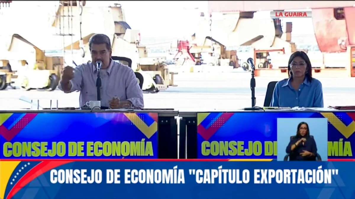 El presidente de la Asamblea Nacional chavista asegura que el embajador español lo recibió con whisky y chocolate