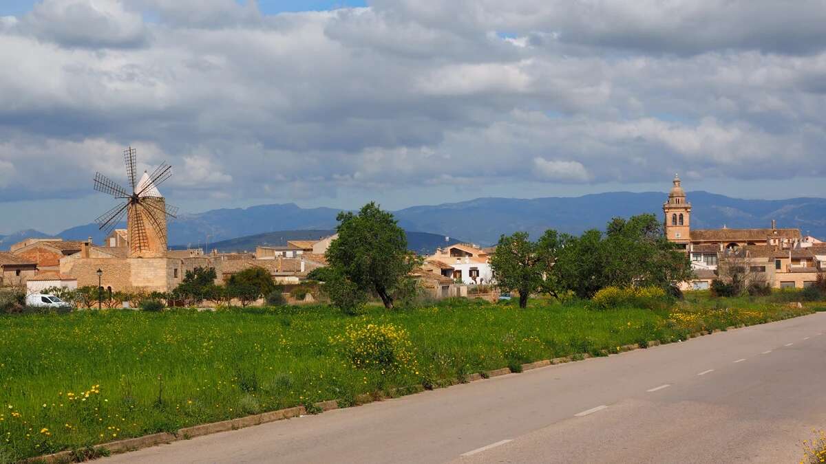 Se derrumba el techo de un aljibe con seis personas encima en Cura, Mallorca