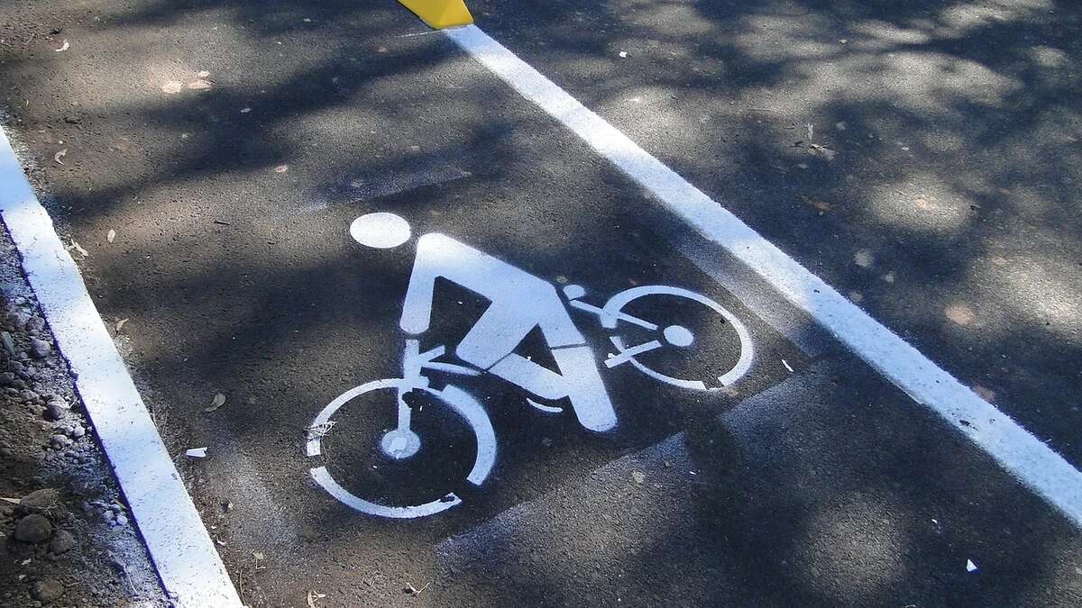 Se cierra temporalmente el carril bici que une Zahara y Barbate: supone un peligro para los ciclistas