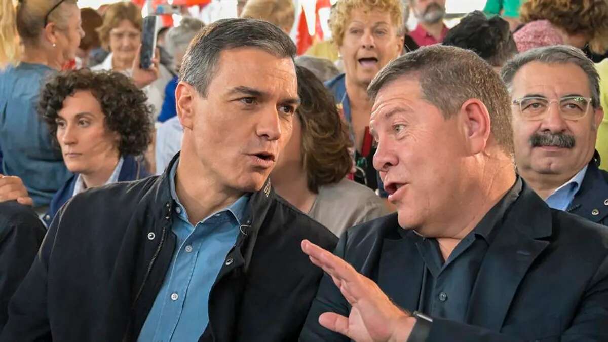 Sánchez arropa a su barón más crítico en su reelección al frente del PSOE de Castilla-La Mancha