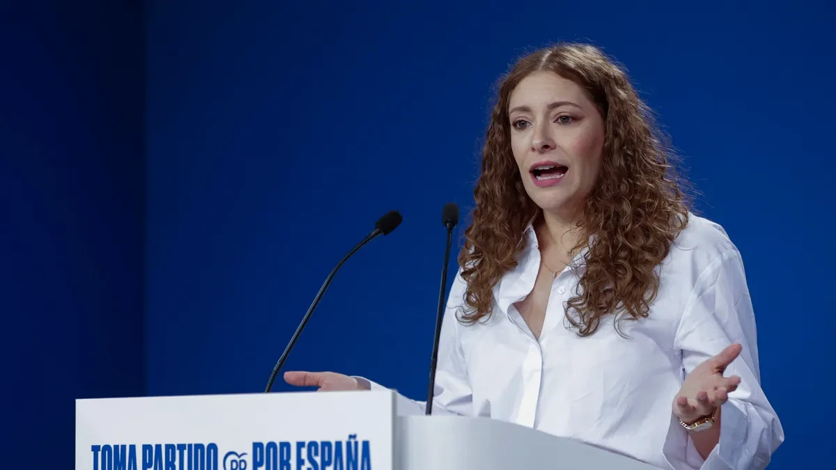 El PP y las comunidades autónomas cargan contra el Gobierno en mitad de los incendios que calcinan España