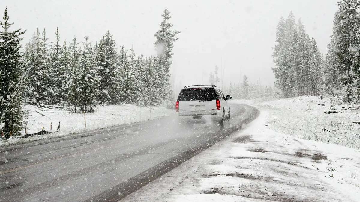 Cuándo es obligatorio llevar cadenas en el coche para la nieve y cuál es la multa si no las llevas