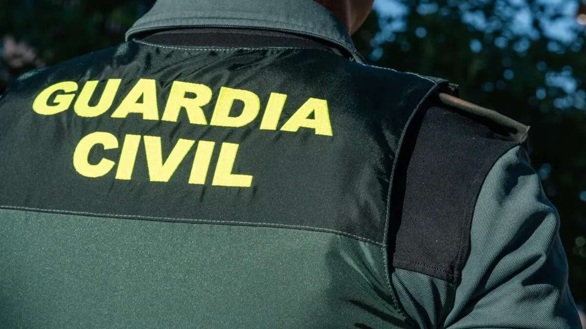 Herida grave tras ser agredida con un martillo y una pala por su pareja en Vilalba