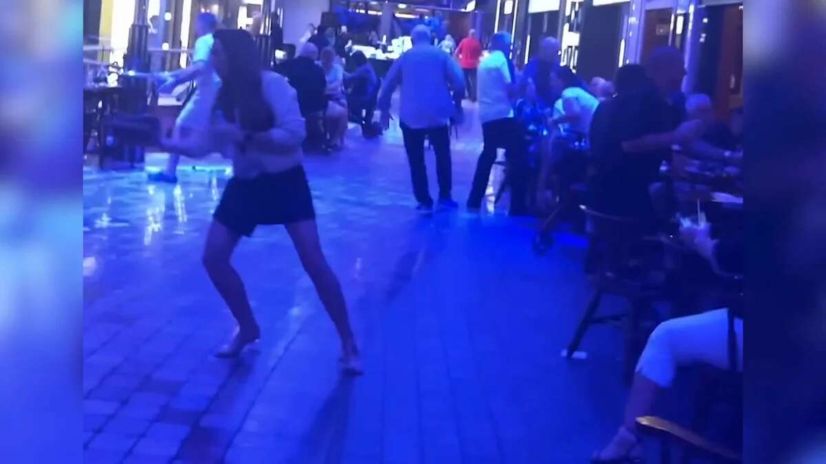 Escenas de pánico en un crucero que sufrió vientos huracanados y se llegó a escorar 45 grafos