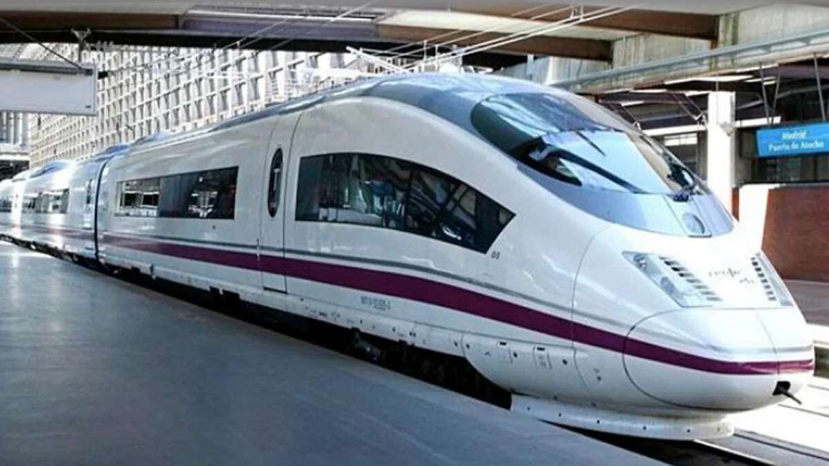 Una nueva avería obliga a desalojar 400 personas de un tren de alta velocidad en Barcelona