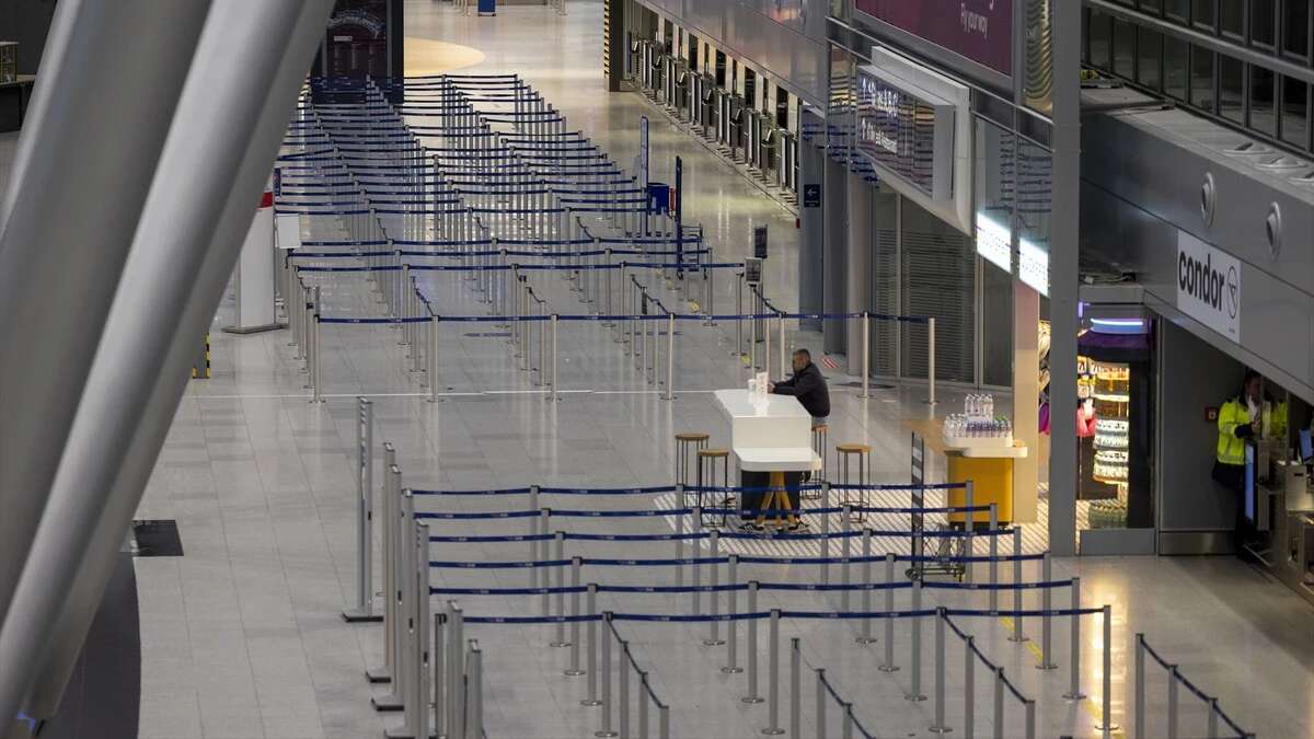 Miles de pasajeros se queda en tierra a causa de la huelga de aeropuertos de Alemania