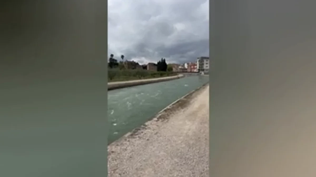 La policía local investiga cómo se produjo el accidente mortal en Roquetes en el que una madre y sus 3 hijos se precipitaron por el canal del Ebro