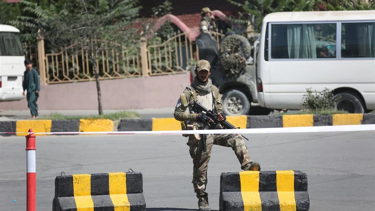 Liberan a una pareja británica detenida durante 8 meses en Afganistán por los talibanes