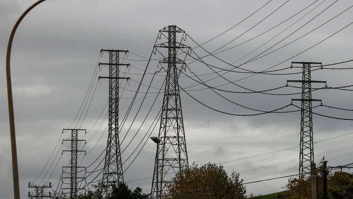 Muere el menor de 11 años que se electrocutó al subirse a una torre de alta tensión en Guipúzcoa