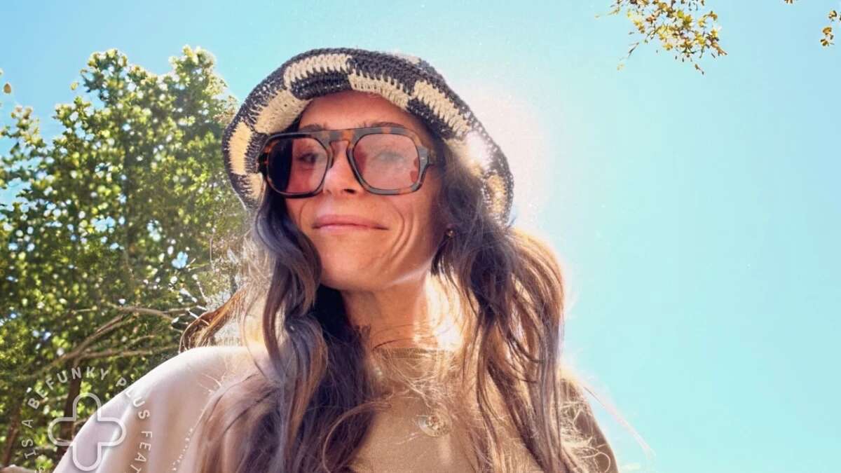 Muere la influencer Rebecca Wylie Simms tras complicaciones en una cirugía