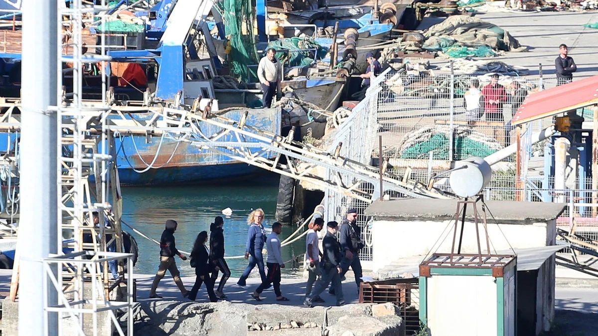 Más muertes que nacimientos: La migración salva el crecimiento poblacional en Canarias