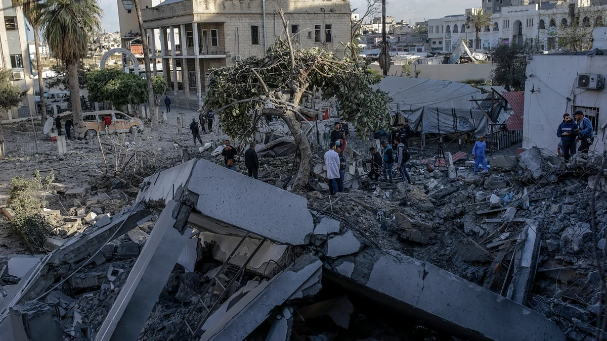 Israel ataca un hospital de la ciudad de Gaza y los pacientes son evacuados