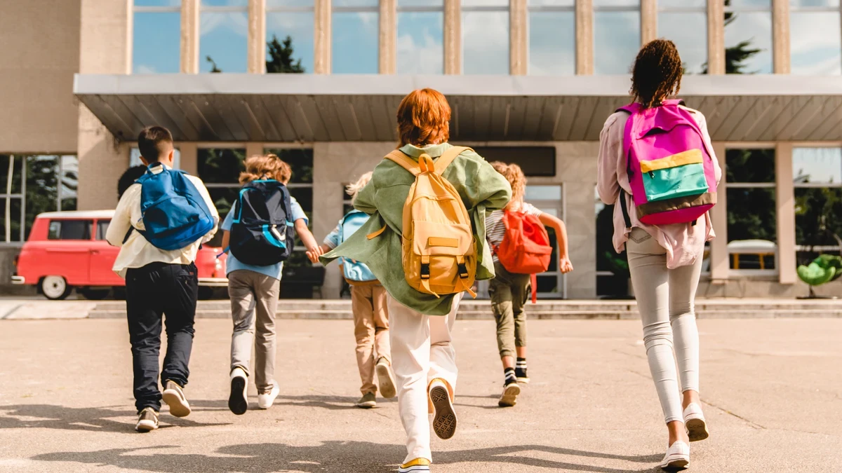 La vuelta al cole asfixia a las familias españolas que gastan casi 2.400 euros anuales por hijo