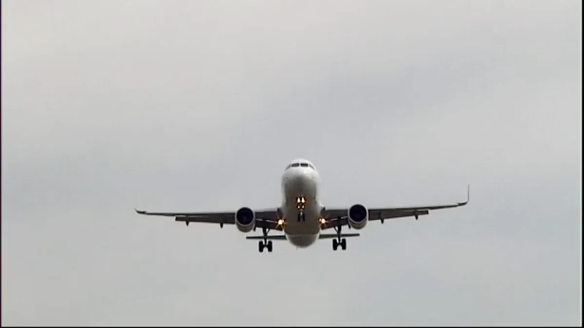 Desvían al aeropuerto de Málaga un vuelo tras encontrarse mal una pasajera embarazada
