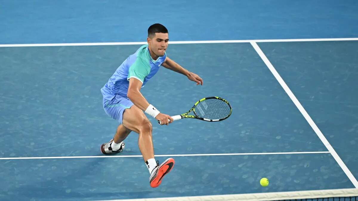 Carlos Alcaraz cede ante Alex de Miñaur en una exhibición previa al Open de Australia