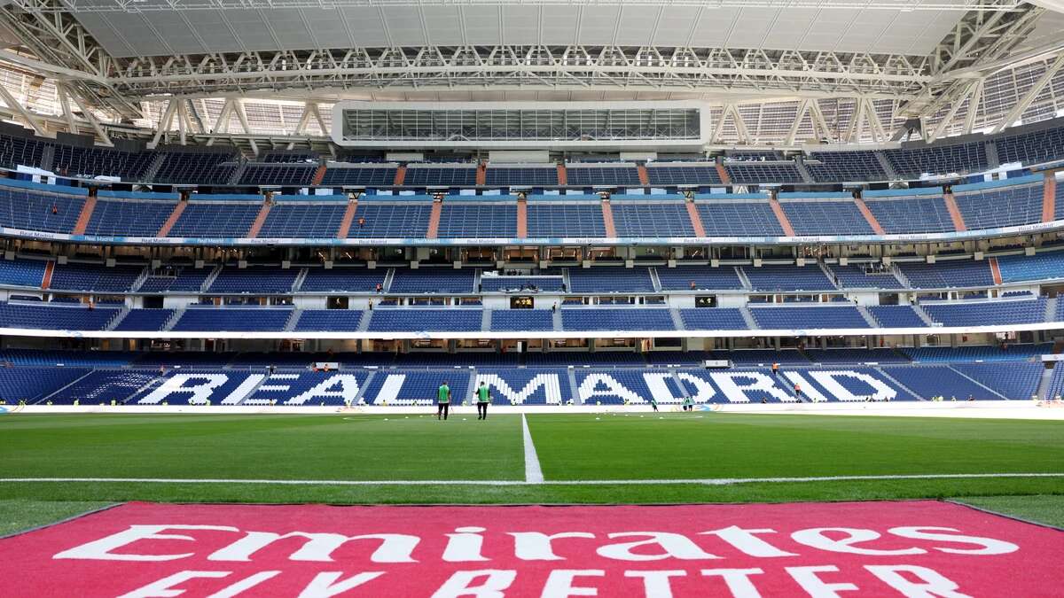 La UEFA amenaza con el cierre parcial del Santiago Bernabéu en Champions League