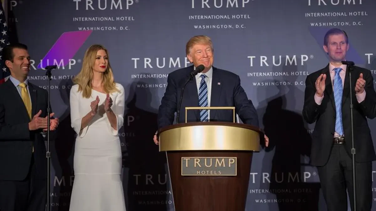 Los Trump anuncian su propia marca de móviles para competir con Apple: Se llamará T1 costará unos 500 dólares