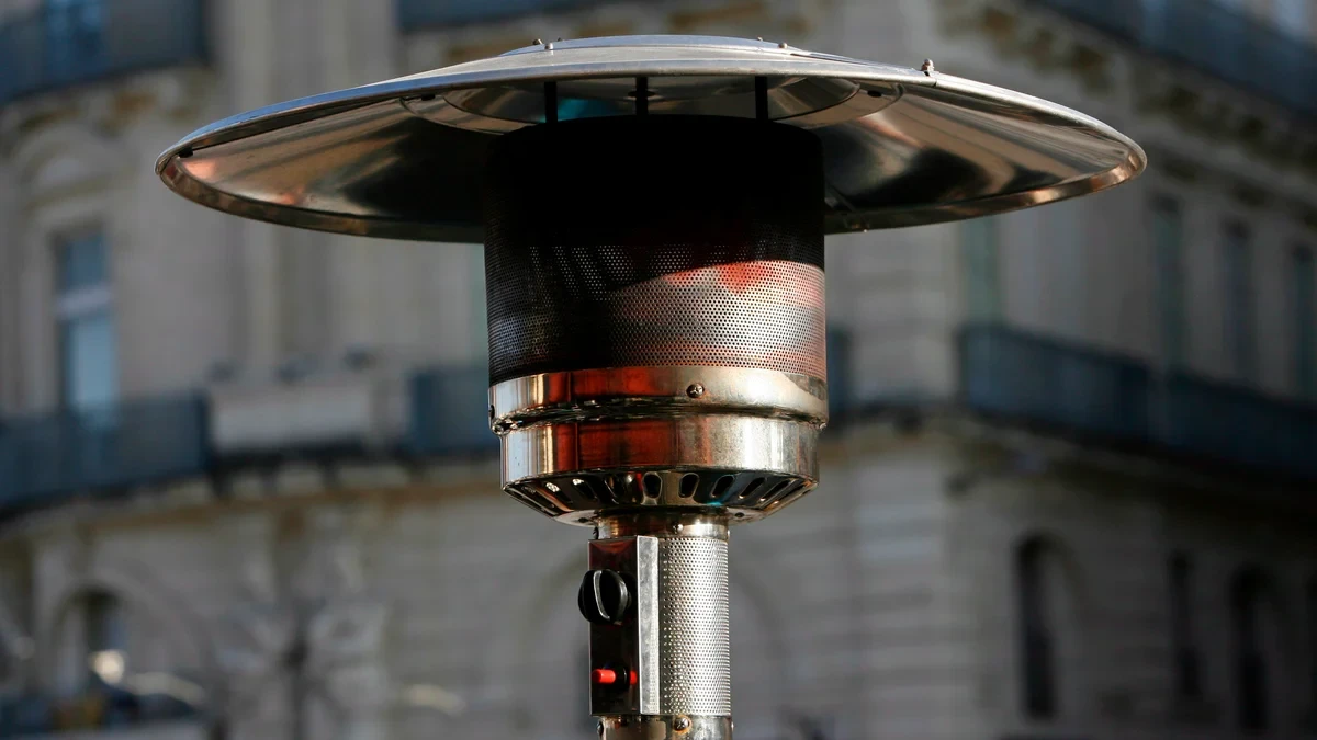 El Gremio de Restauración de Barcelona pide  que este invierno se permita a bares y restaurantes seguir utilizando las estufas de gas de forma excepcional 