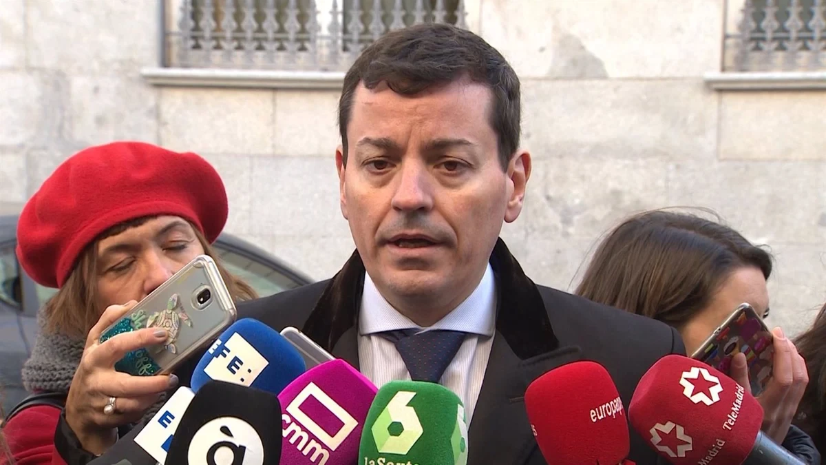 José Luis Bayo, exdirigente del PP valenciano, buscará disputar a Feijóo el liderazgo del partido