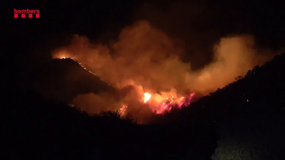 El incendio en Tarragona sigue fuera de control, pero se levanta el confinamiento en los municipios, salvo Paüls