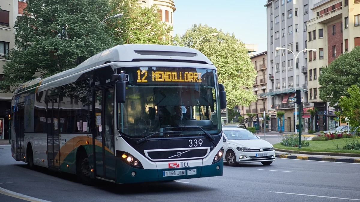 Un conductor de autobús evita una agresión sexual en San Fermín: le retiene hasta que viene la Policía