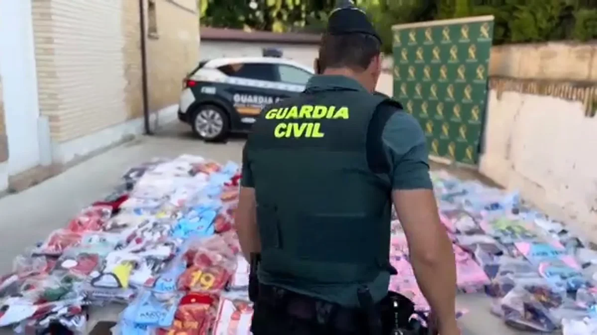 Golpe al mercado negro de venta de camisetas en Sanfermines: La Guardia Civil decomisa 1000 prensas en un peaje
