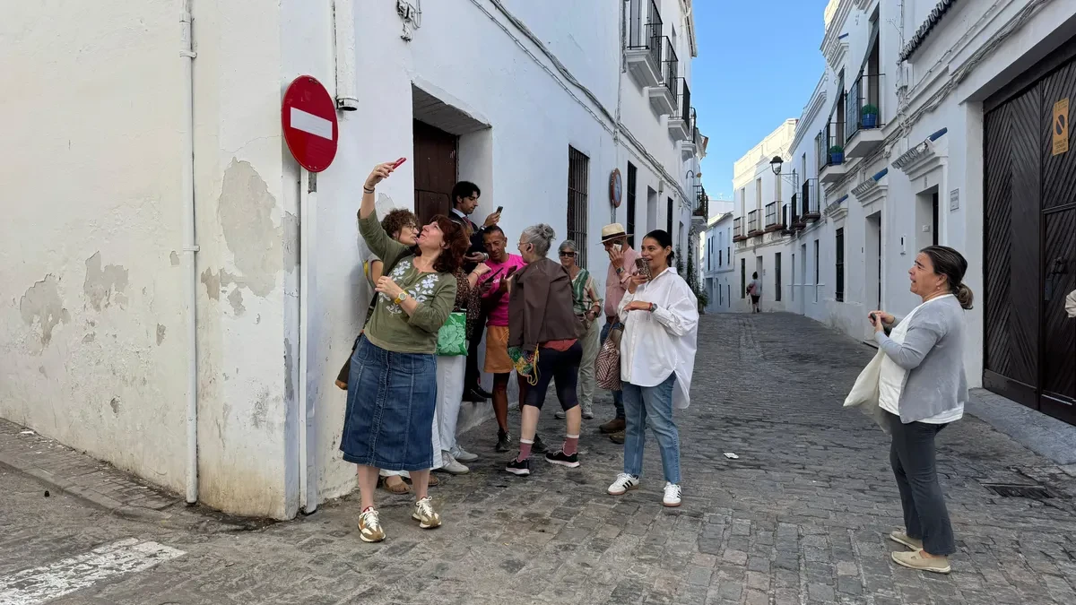 Incomunicados y al límite: vecinos de Cazalla de la Sierra, hartos de los continuos cortes de cobertura e Internet