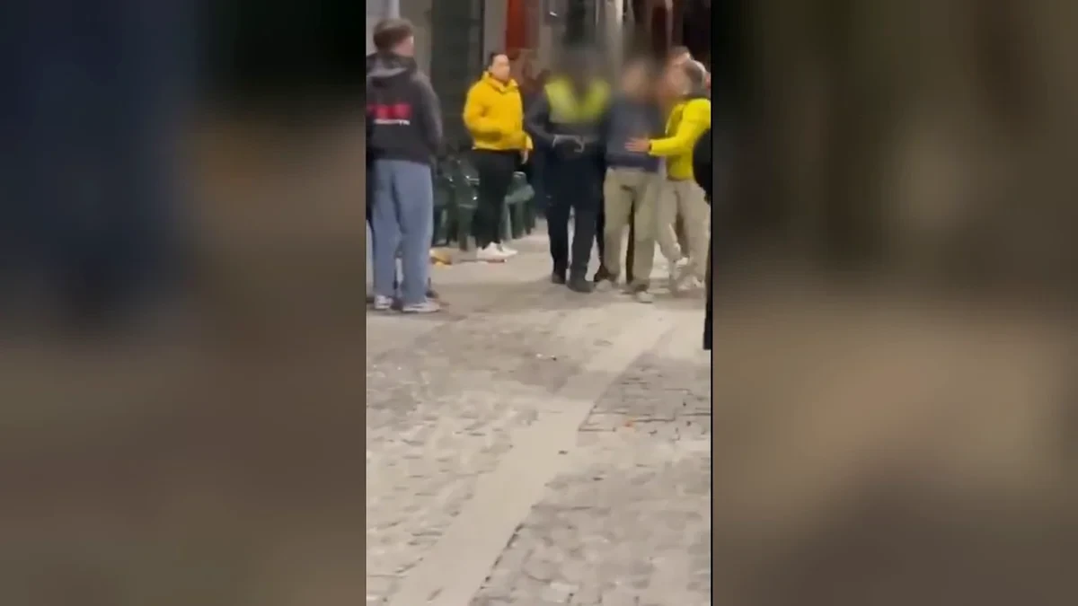 Vídeo: un hombre siembra el pánico en Cieza al interrumpir la procesión con su coche