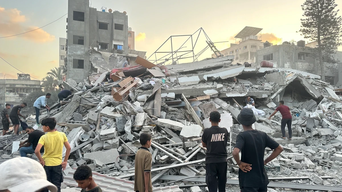 Tercer día de ofensiva total mientras Israel y Estados Unidos ya negocian el reparto de Gaza, última hora en directo: La ONU registra 40.000 desplazados desde la ciudad de Gaza