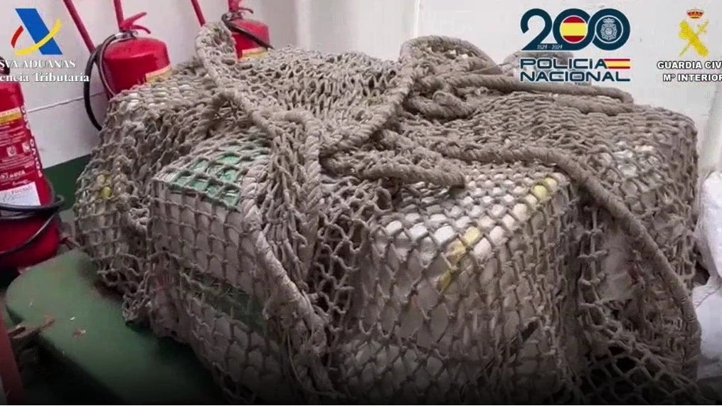 Interceptan un velero de lujo con 500 kilos de cocaína al sur de Canarias