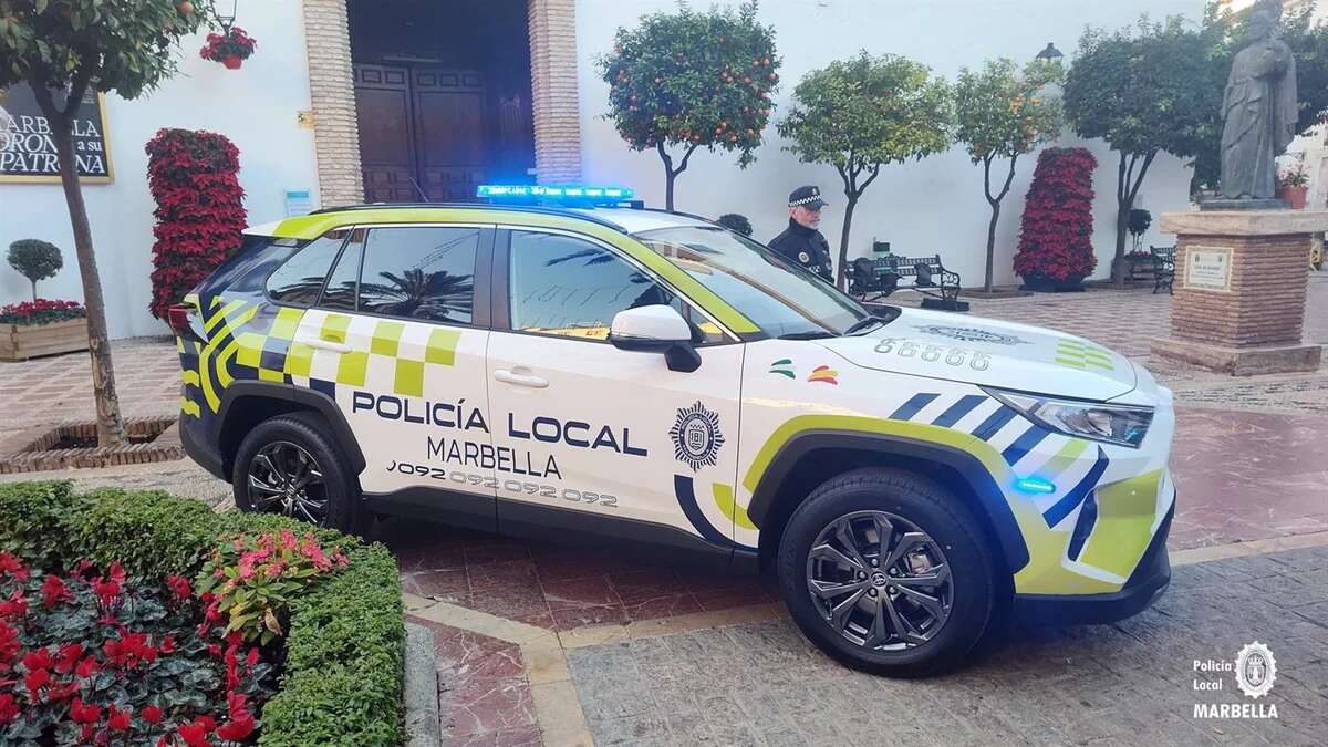 Cae desde una tercera planta de un colegio de Marbella al que fue a robar y queda en estado crítico