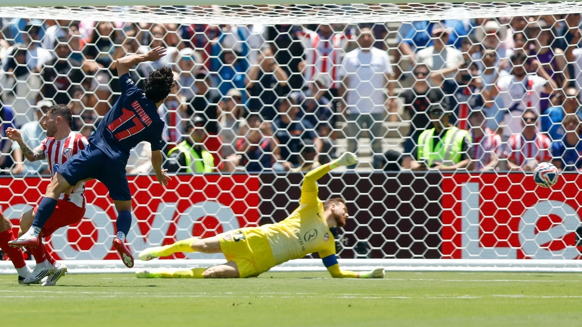 Batacazo mundial del Atlético ante el PSG en su estreno en el Mundial: 4-0, un gol anulado y un expulsado