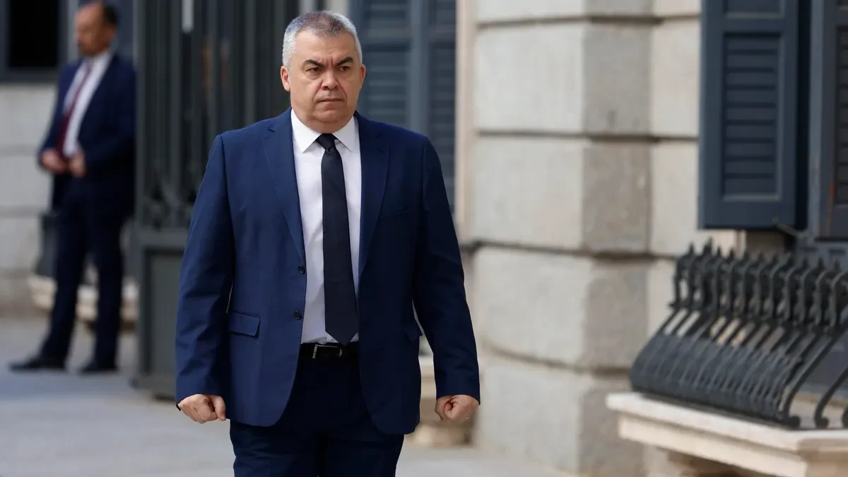 El PSOE cierra filas con Santos Cerdán: “Jamás ha cobrado una comisión ni influido en adjudicaciones”