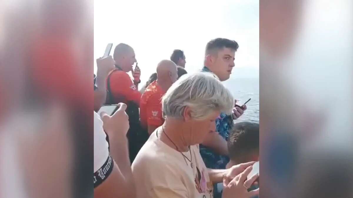 Vídeo: La sorpresa de los pasajeros del ferry que cubre La Gomera-Tenerife al ver un cayuco en alta mar