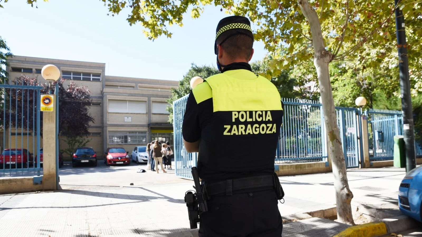 Muere un bebé al precipitarse de un sexto piso en Zaragoza